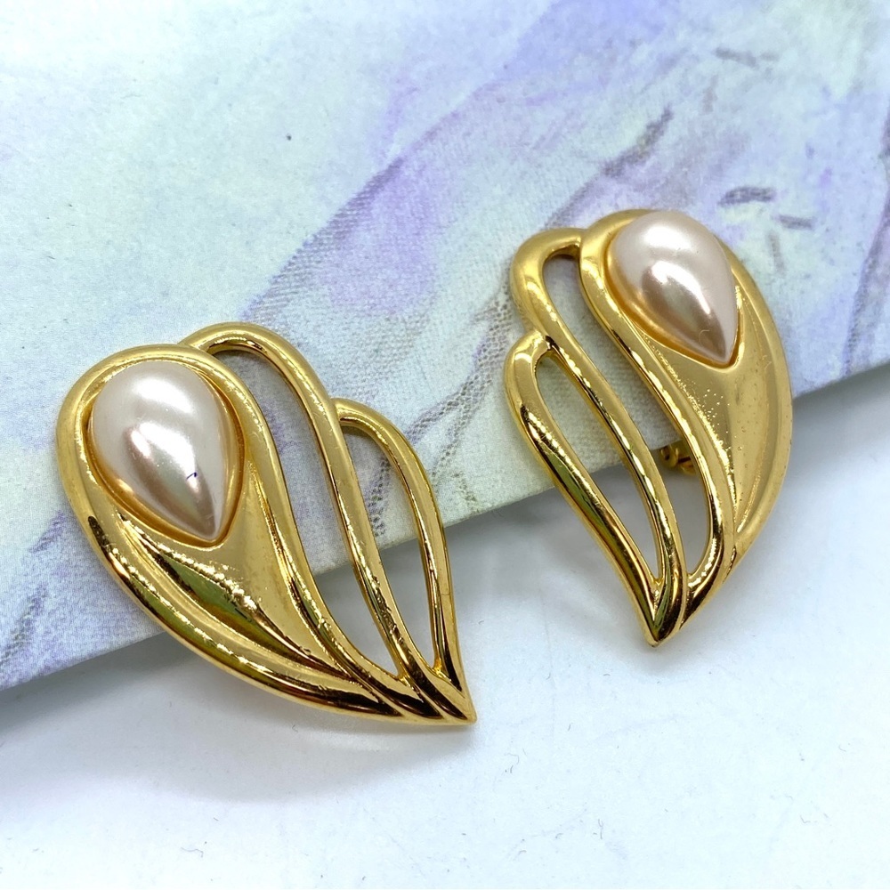 NAPIER Goldtone Faux Pearl Large Vintage Clip On Earrings